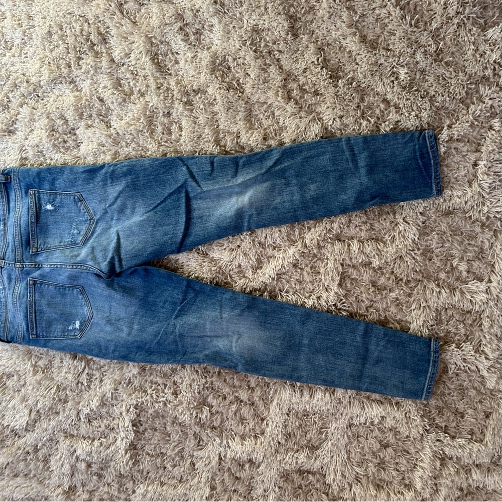 Medium wash skinny jeans size 27 waist some rips - Picture 4 of 4